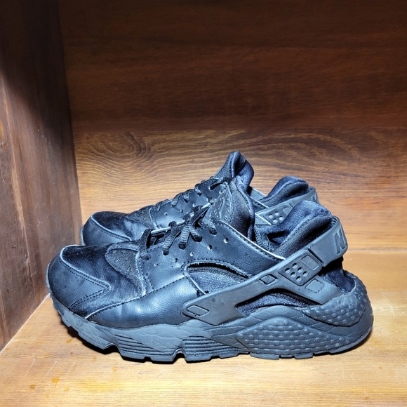 Nike Air Huarache Running Sneaker 7Y - Picture 5 of 9